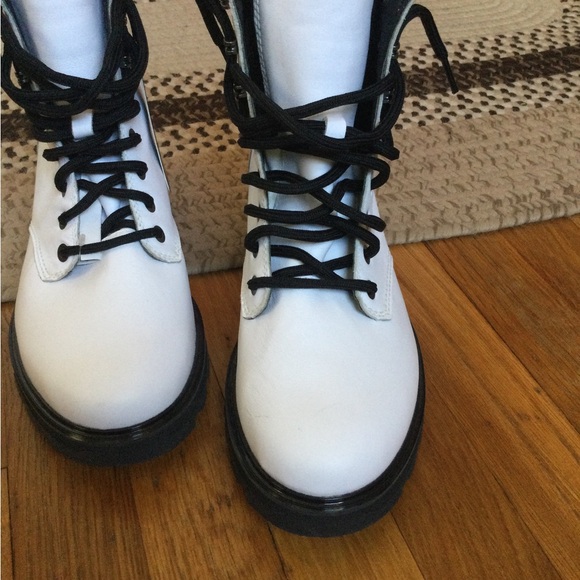 Sorel white leather waterproof boot - Picture 6 of 12